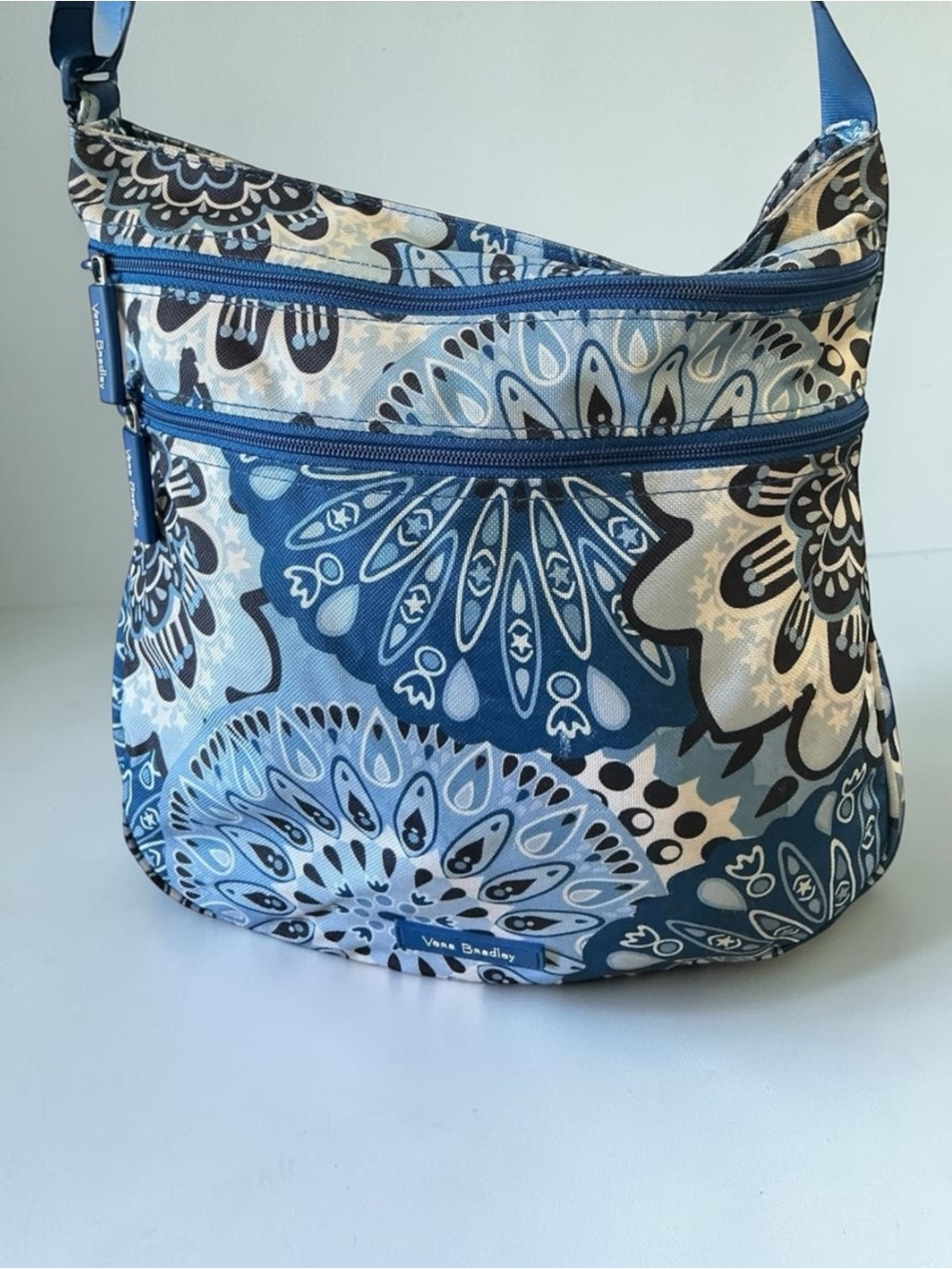 Vera Bradley Blue Star Medallion Crossbody Bag Adjustable Strap Blue Floral